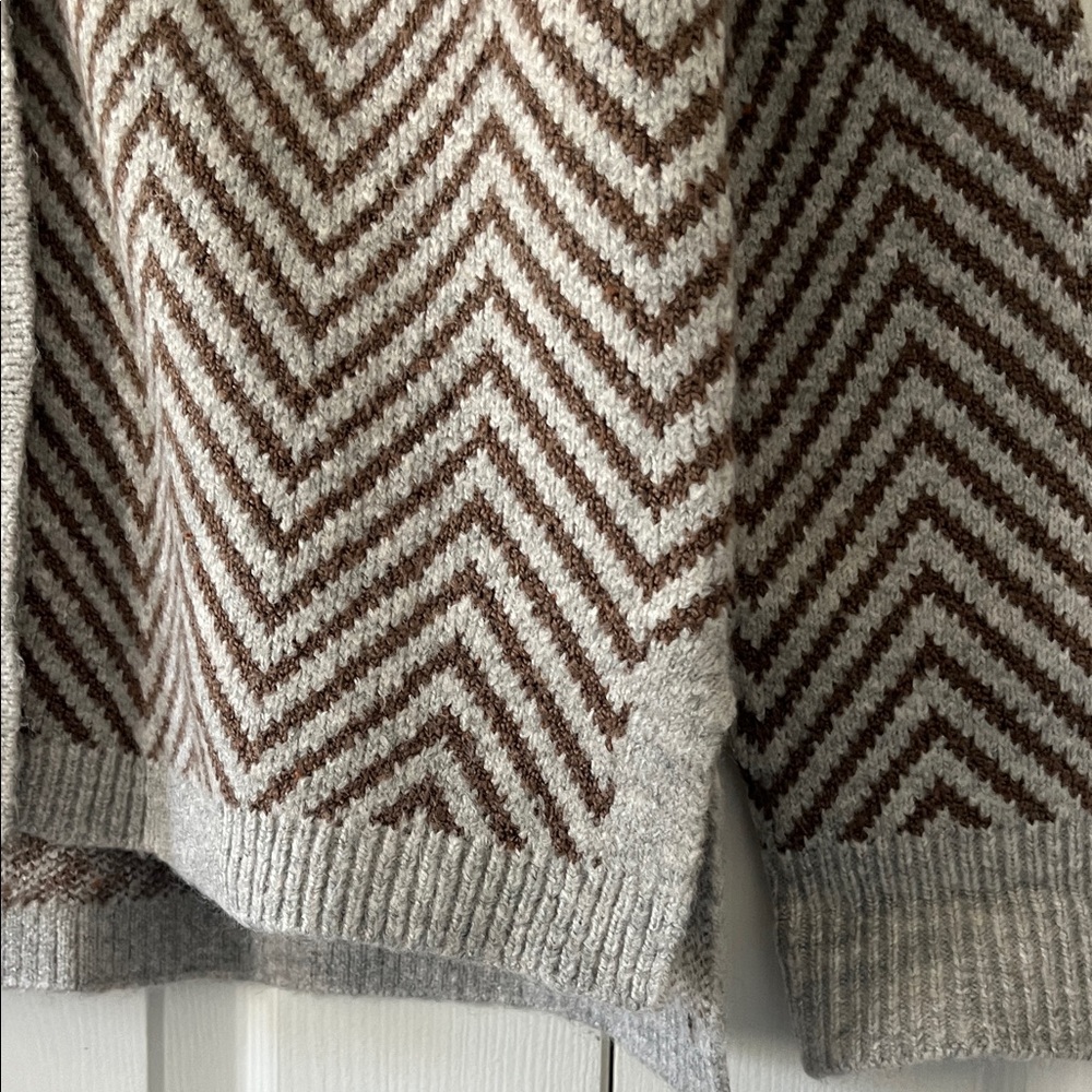 Ann Taylor Brown & Cream Chevron Button Front Cardigan - Picture 4 of 5